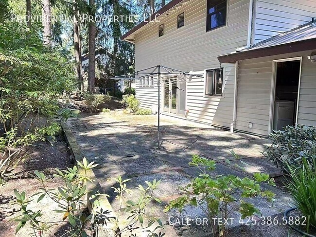 Building Photo - 3047 West LK Sammamish Pkwy NE