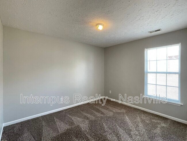 Building Photo - 553 Rose Cottage Cir