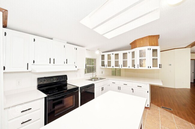 Building Photo - 147 Purity Dr
