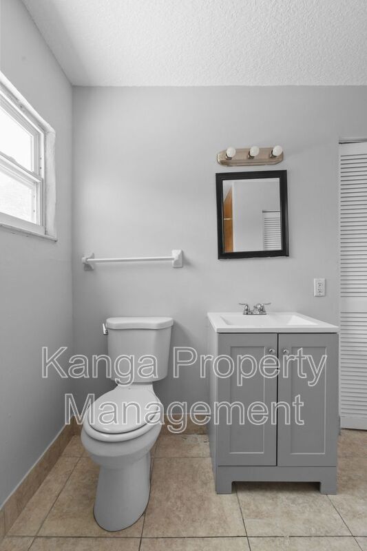 Building Photo - 3721 Henry Ave