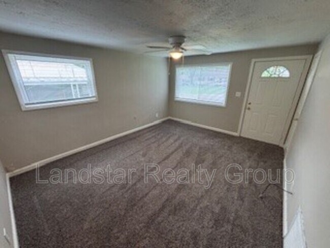 Building Photo - 4714 Seville Dr