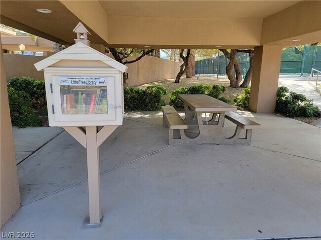 Building Photo - 54 Grossinger Ct