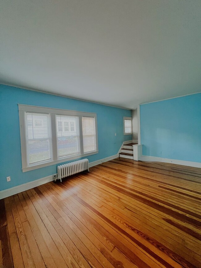 Building Photo - Newly Reduced Price - Charming Single-Fami...