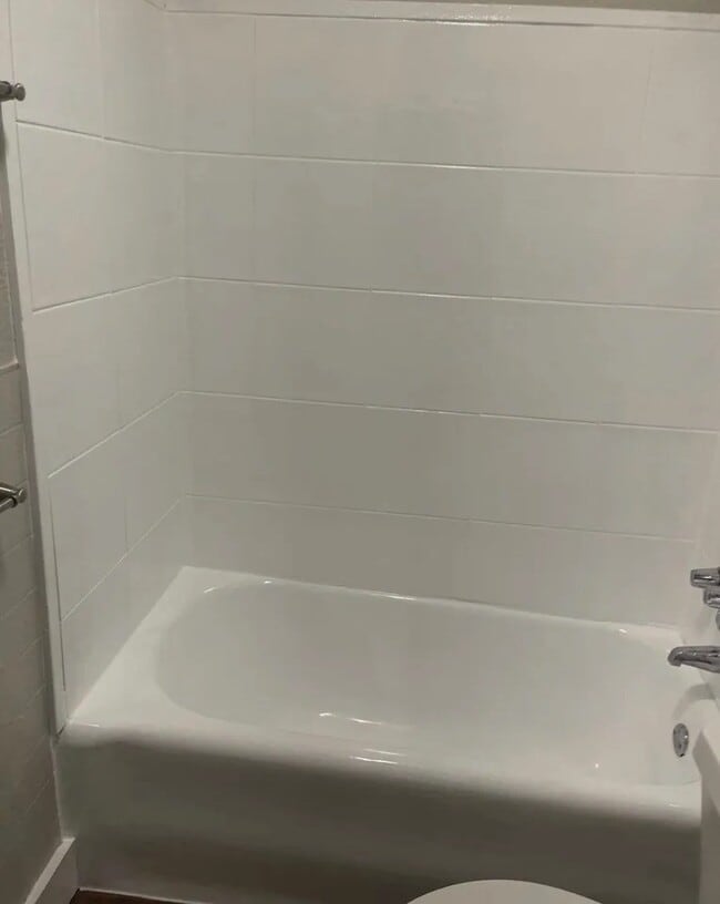 Building Photo - 2246 Simpson St