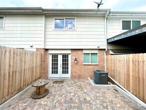 Building Photo - 11525 Beechnut St