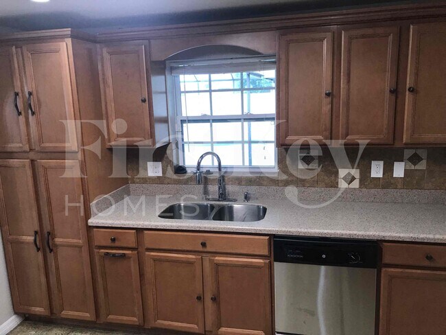 Building Photo - 241 SW 32nd Terrace