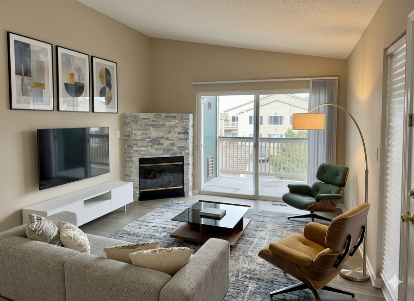 Building Photo - 8427 Thunder Ridge Way #203