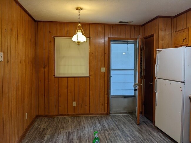 Building Photo - 7 3rd St