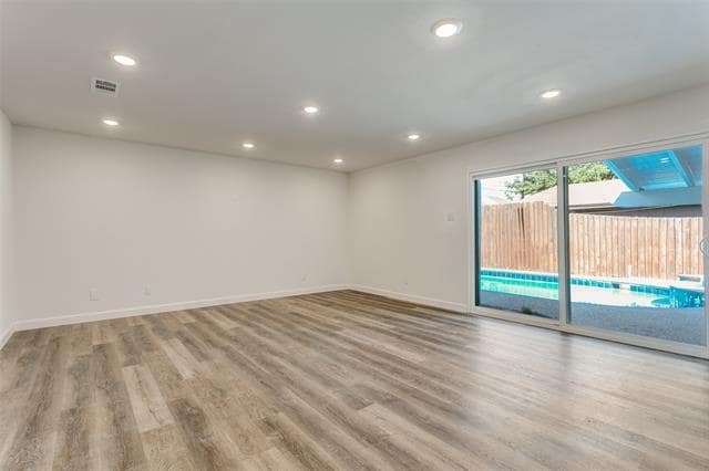 Building Photo - 1535 Carnation Dr