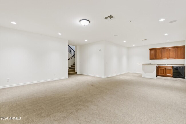 Building Photo - 4301 S Newport St