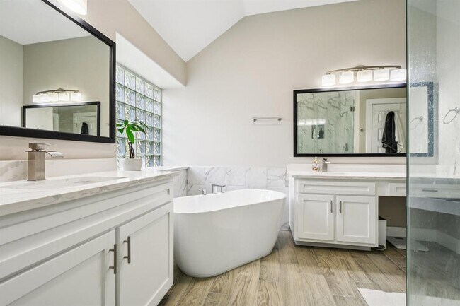 Building Photo - 16601 Malaga Hills Dr