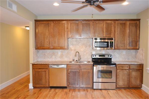 Building Photo - 104 S Rosemont Ave