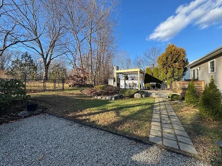 Building Photo - 83 Whiting St