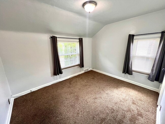 Building Photo - Sewickley - 3 Bedroom 2 Bathroom - Charmin...