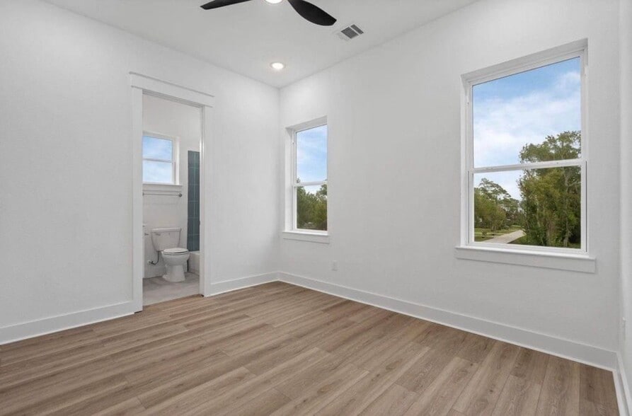 Building Photo - 717 Janisch Rd