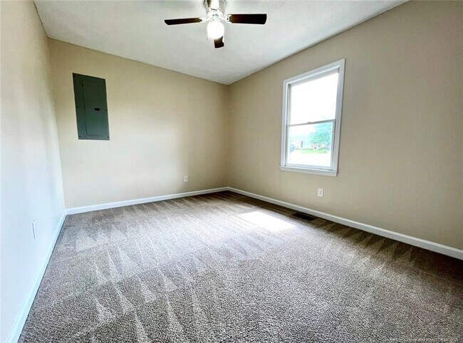 Building Photo - 715 Ashburton Dr