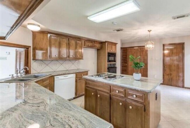 Building Photo - 542 Kingfisher Dr