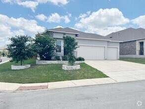 Building Photo - This stunning, 4BED/2BATH, well maintained...