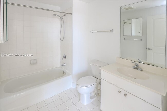 Building Photo - 10 Aragon Ave