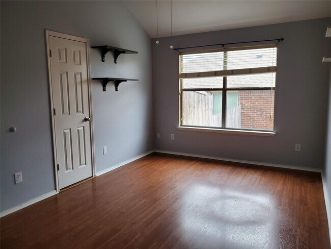 Building Photo - 2017 Burl Ln