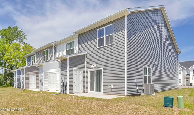 Building Photo - 7048 Crew Dr