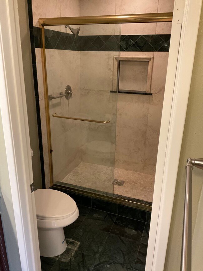 Building Photo - FOR LEASE 3 BEDROOM 2.5 BATH 2 Story Condo...