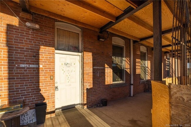 Building Photo - 325 Lafayette St