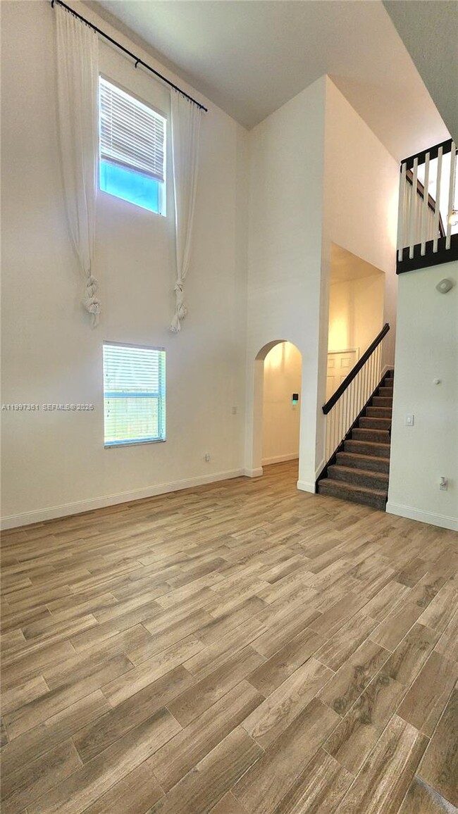 Building Photo - 343 NE 36th Terrace