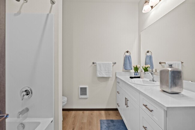 Building Photo - NEWLY RENOVATED 2 BEDROOM HOME.