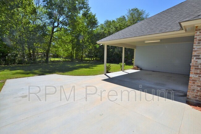 Building Photo - 4836 Rollins Rd