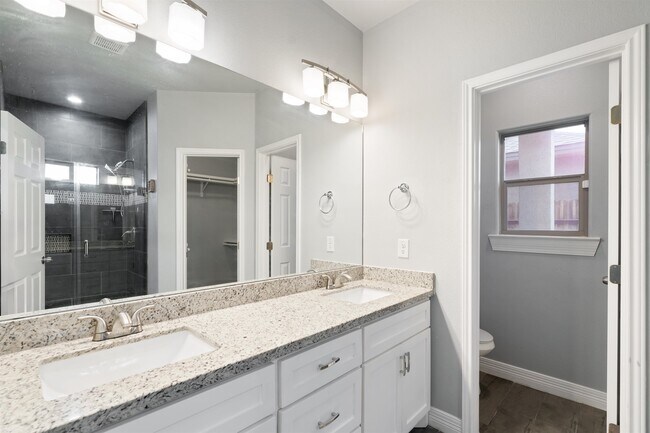 Building Photo - 1010 Tesoro Stone