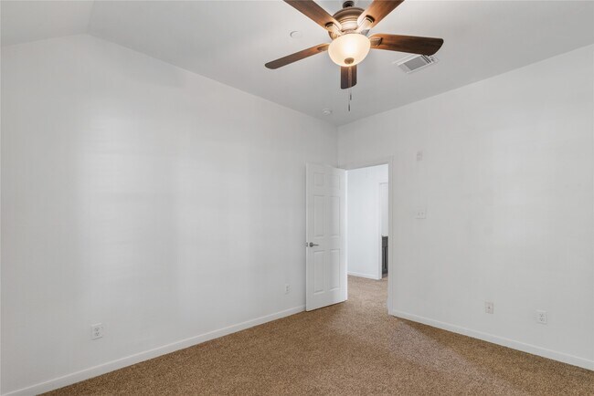 Building Photo - 31 Umbria Ln