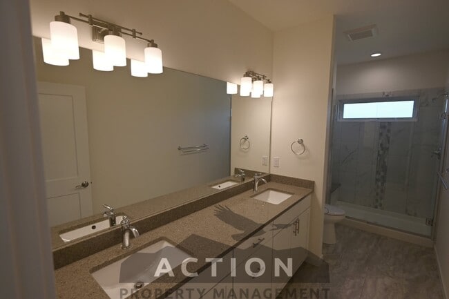 Building Photo - 3 bed 2 bath home in Solana, Sequim