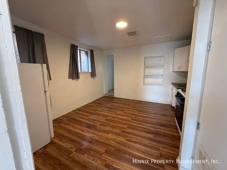 Building Photo - 1526 Yandell Dr