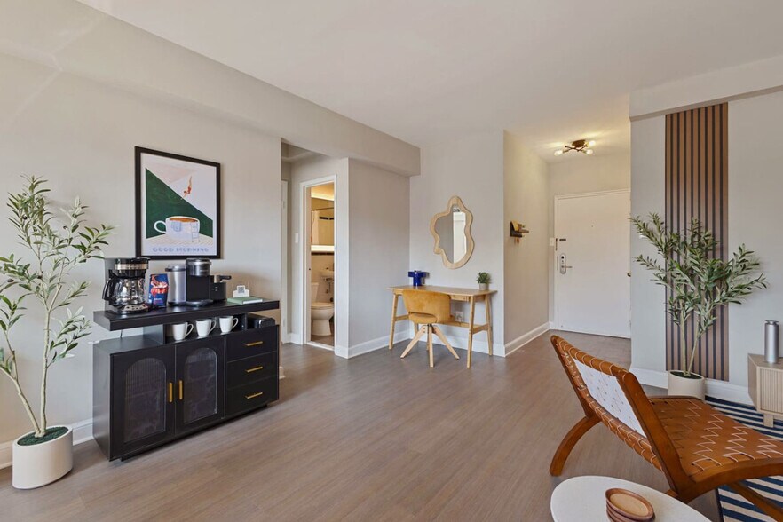 Building Photo - 1500 Arlington Blvd