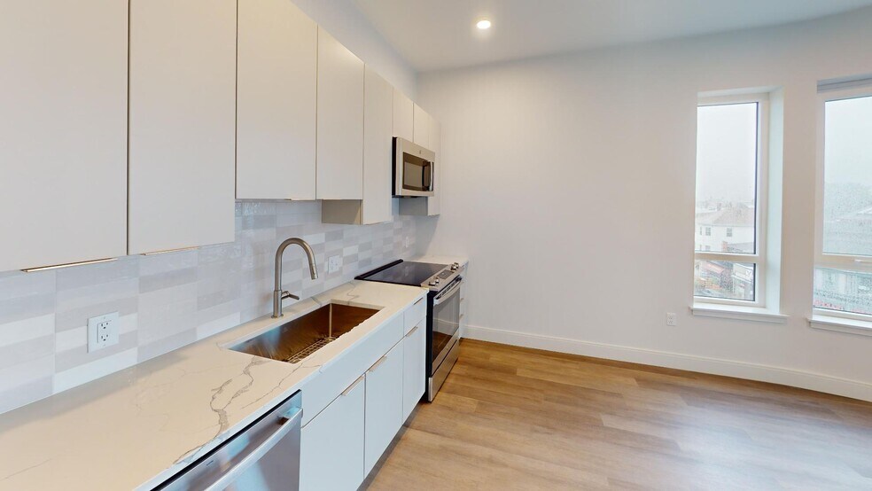 Building Photo - 951 Dorchester Ave
