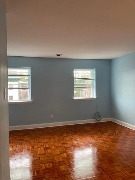 Building Photo - 3219 Hamilton St