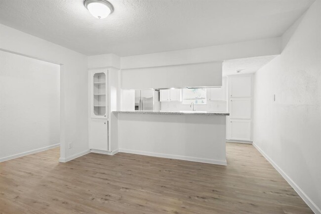 Building Photo - 24607 Green Moss Dr
