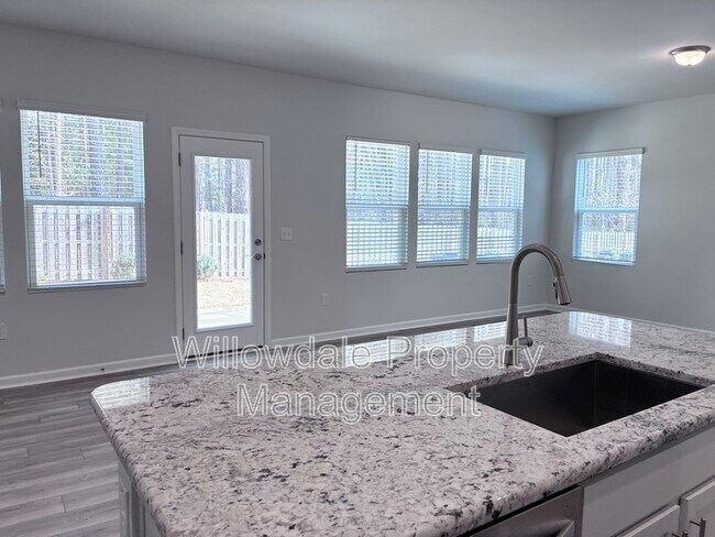 Building Photo - 866 McKenzie Pk Ter