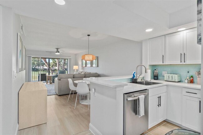 Building Photo - 433 Cerromar Ln