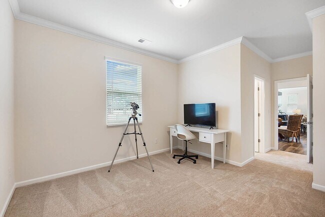 Building Photo - Beautiful Five Bedroom Home in Indian Trail!
