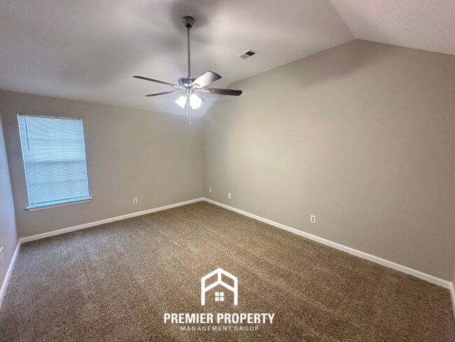 Building Photo - 6726 State Line Rd