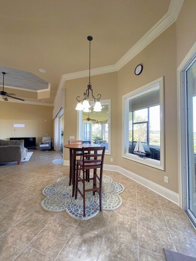 Building Photo - Luxury 3BR/3.5BA + Office in Winding River...