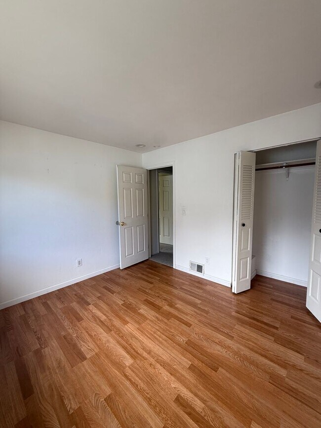 Building Photo - Walk to the Waves: Stylish 2BR in Capitola!