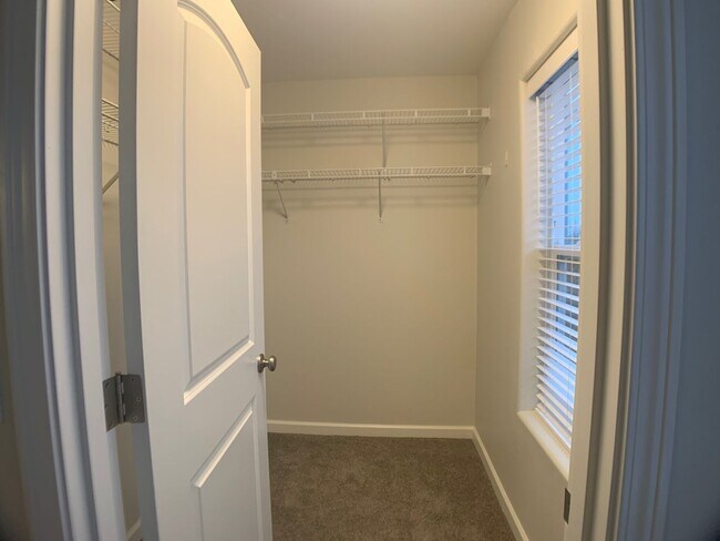 Building Photo - Remodeled Beautiful Progress Ridge Town home! 2 Bedrooms 2 Baths, 1628 Sq. Ft.
