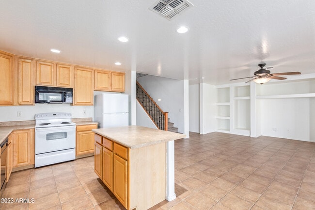 Building Photo - 21708 W Sonora St