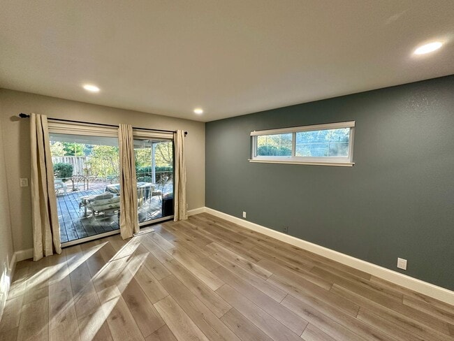 Building Photo - Cupertino Hills