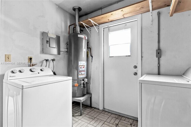 Building Photo - 5215 SW 128th Ave