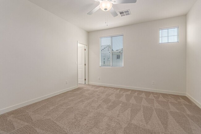 Building Photo - Large Home with Perfect Location in Cadence