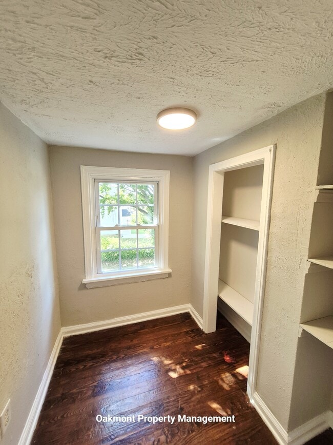 Building Photo - 3301 Nine Mile Rd